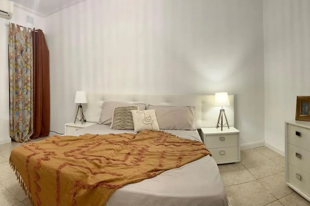 Seafront Apartment In St Julians Saint Julian's 0*,