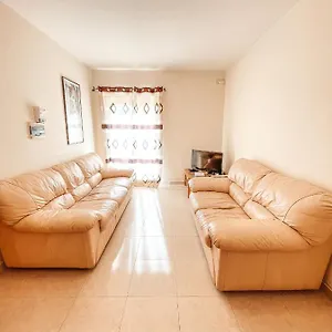 Stresa Court San Ġiljan